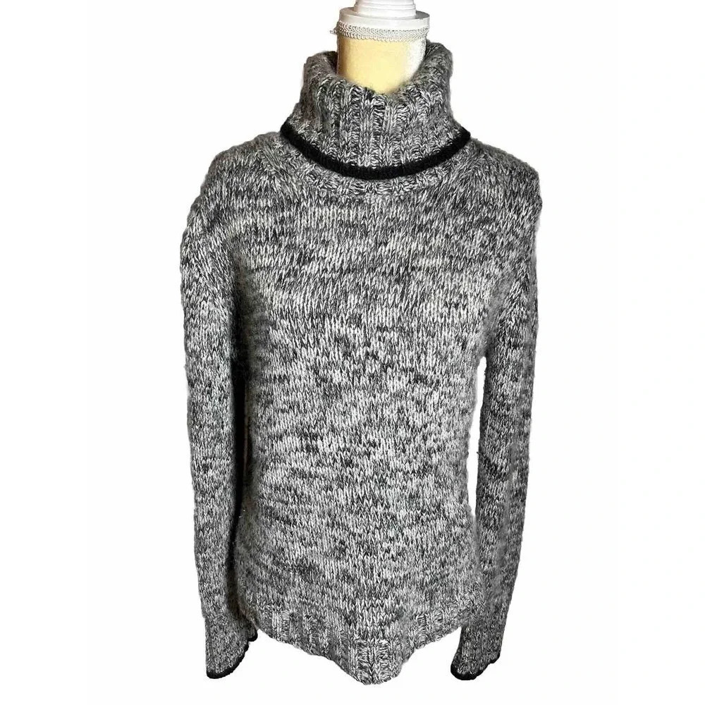 Burberry Women’s Size L 100% Cashmere Turtleneck Sweater